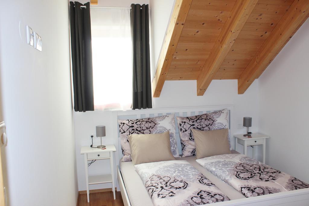 Ferienwohnung Earthloft Бад Клайнкирххайм Стая снимка